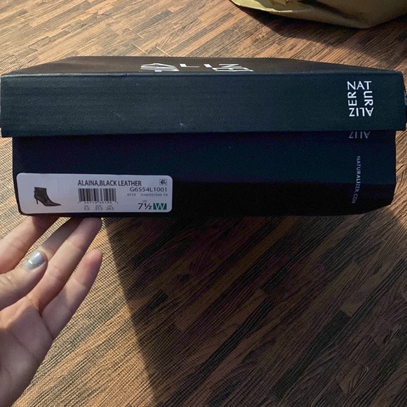 NWT naturalizer booties - Picture 8 of 8